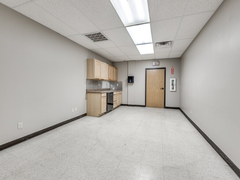 More Photos Of 321-325 N Portland Ave, Oklahoma City Unknown For Lease