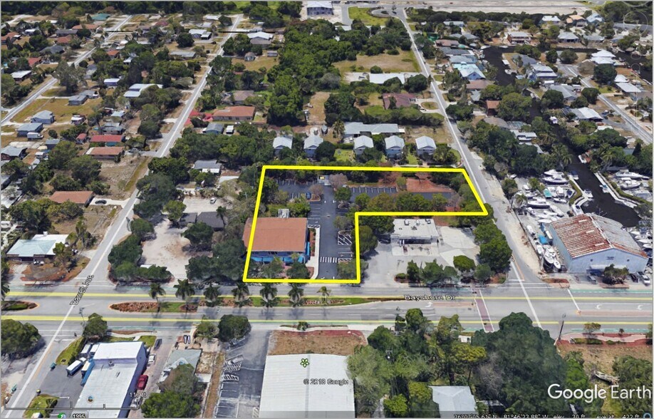 More Photos Of 3570-3590 Bayshore Dr, Naples Storefront Retail Residential For Lease