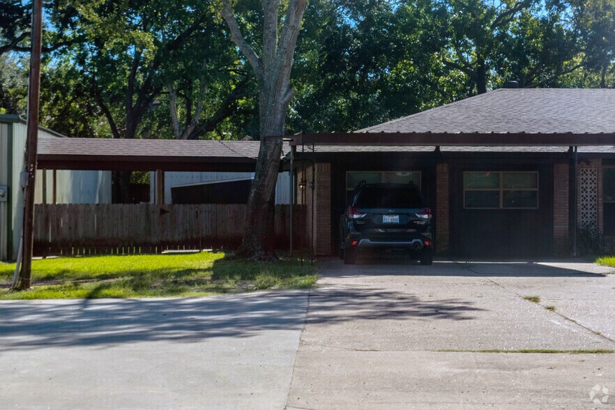 More Photos Of 14250 Schroeder Rd, Houston Warehouse For Lease