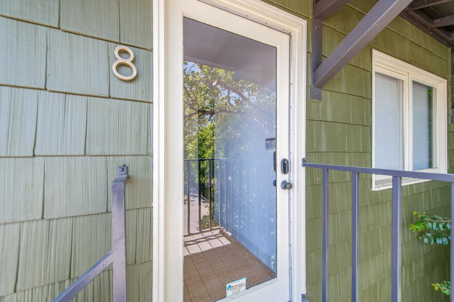 More Photos Of 2482 Newport Blvd, Costa Mesa Loft Creative Space For Lease