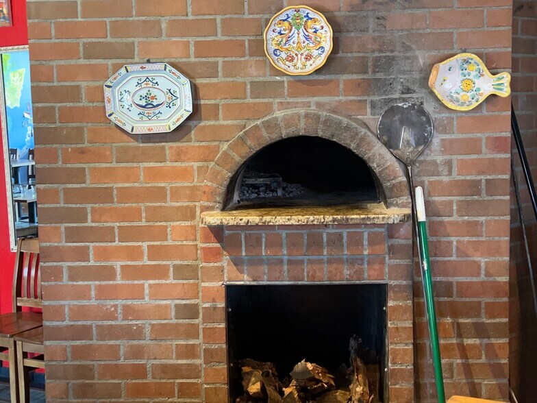 Primary Photo Of 201 Glover St S, Twisp General Retail For Sale