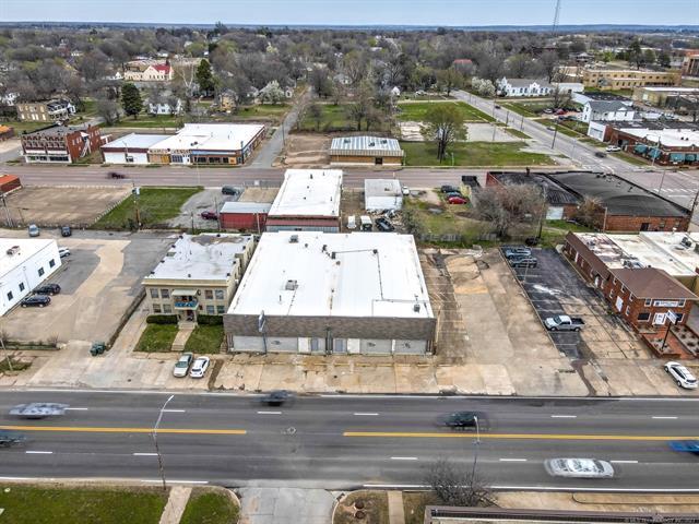More Photos Of 800 W Okmulgee St, Muskogee Light Distribution For Sale