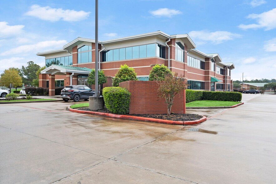 More Photos Of 403 Ogletree Dr, Livingston Medical For Lease