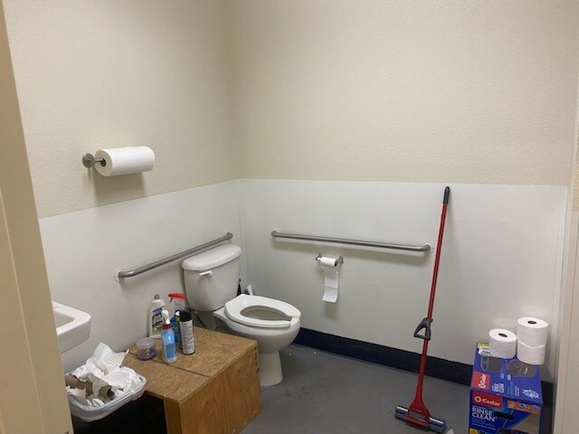 More Photos Of 1190-1200 Lander Ave, Turlock Warehouse For Lease