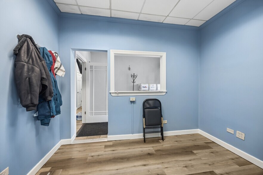 More Photos Of 17720-17724 Oak Park Ave, Tinley Park Office For Sale