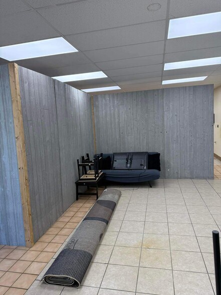 More Photos Of 2110-2112 E Main St, Louisville Freestanding For Lease