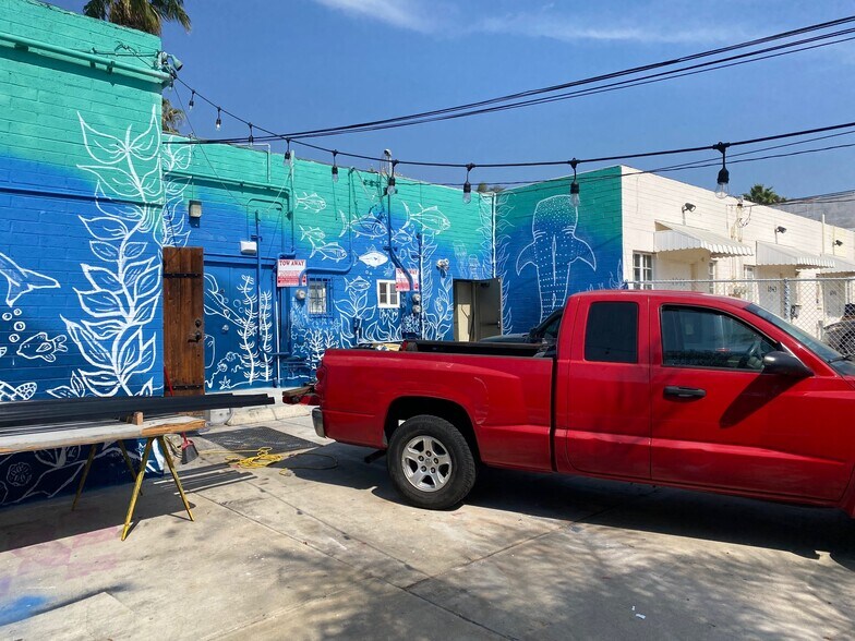 More Photos Of 1035-1038 Garnet Ave, San Diego Restaurant For Lease