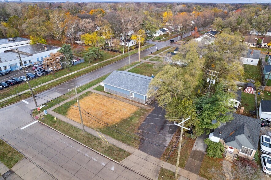 More Photos Of 22610 Rosewood St, Oak Park Office Residential For Sale