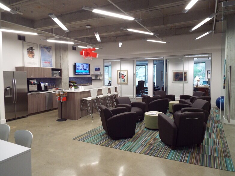 More Photos Of 880 Montclair Rd, Birmingham Office For Lease