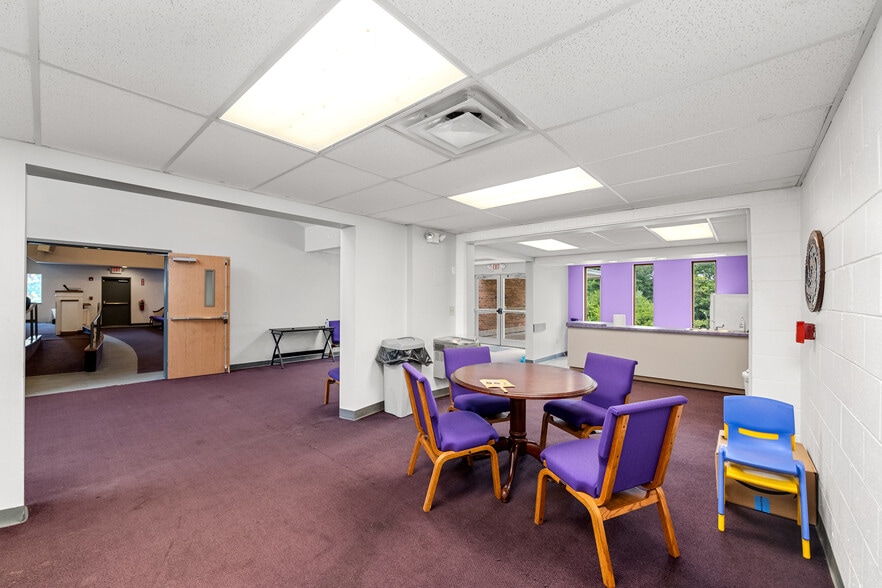 More Photos Of 1050 Kemper Meadow Dr, Cincinnati Religious Facility For Sale