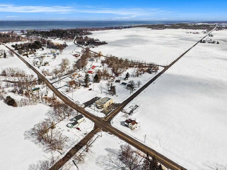 More Photos Of 328 Lake Road East Frk, Hamlin Restaurant For Sale