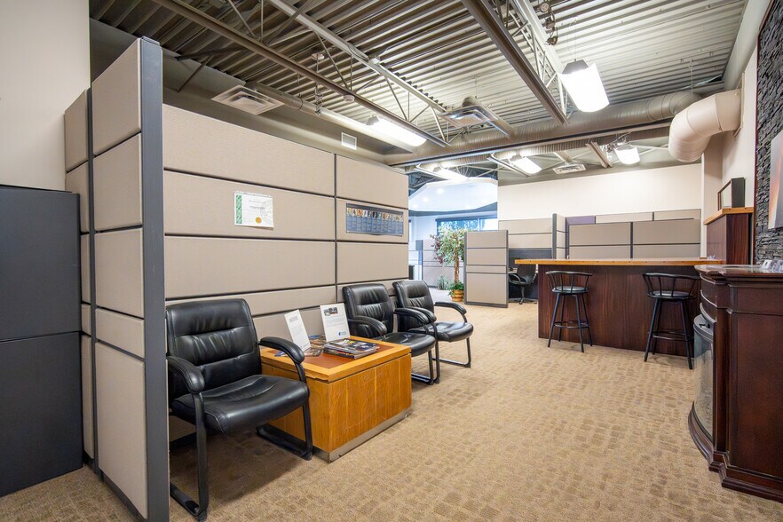 More Photos Of 120 Pembina Rd, Sherwood Park Light Manufacturing For Sale