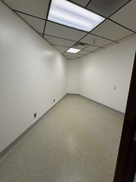 More Photos Of 7901 Vickers St, San Diego Medical For Lease