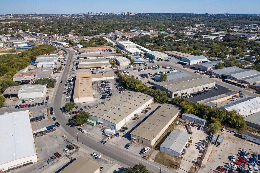 More Photos Of 7114 Eckhert Rd, San Antonio Industrial For Lease