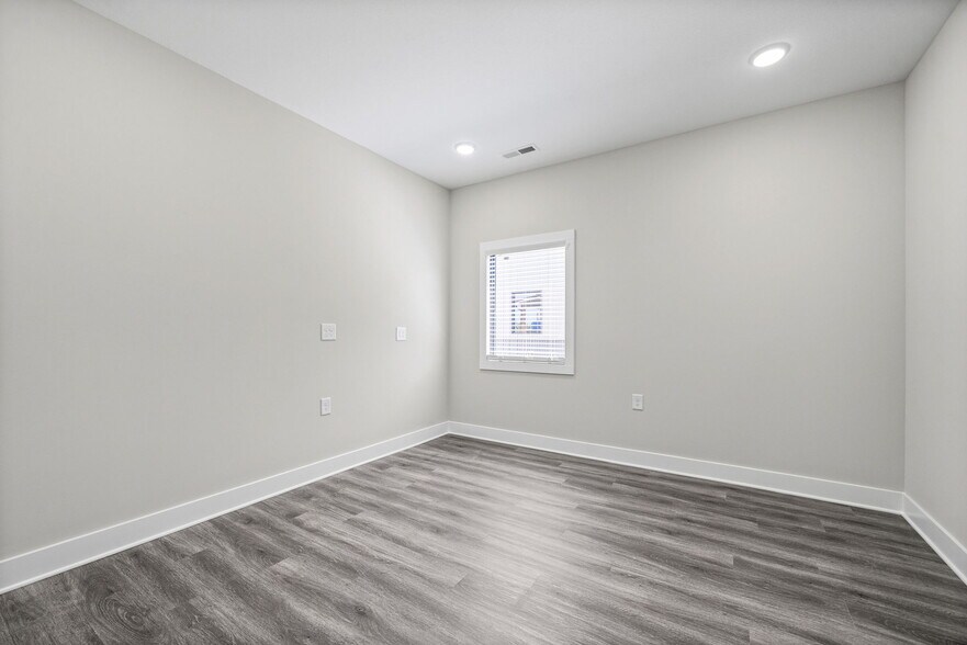 More Photos Of 2510 Pea Ridge Rd, Clarksville Office For Lease