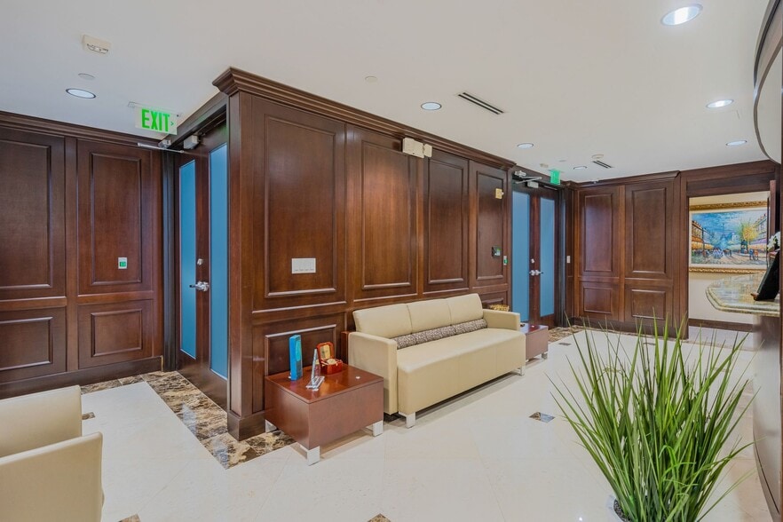 More Photos Of 1000 Brickell Ave, Miami Office For Sale