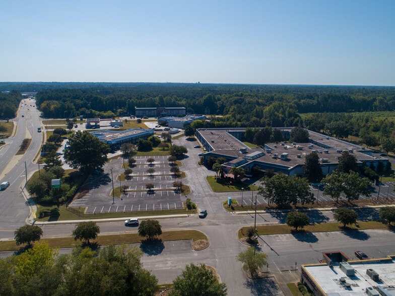 More Photos Of 1944 Cedar Creek Rd, Fayetteville Apartments For Lease