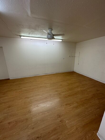 More Photos Of 9165 W Van Buren St, Tolleson General Retail For Lease