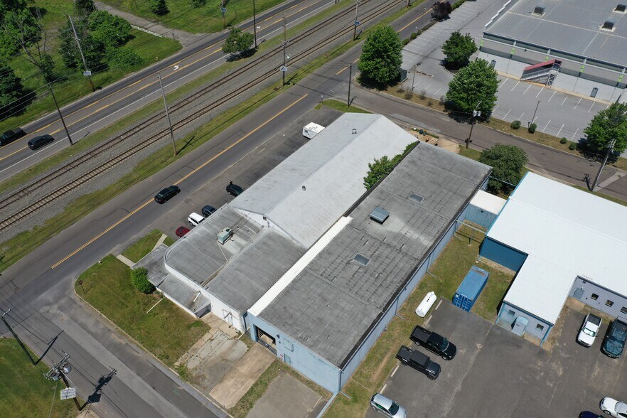 More Photos Of 1600 Bannard St, Cinnaminson Warehouse For Lease