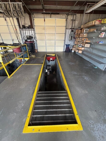 More Photos Of 627 S 32nd St, Muskogee Auto Repair For Sale