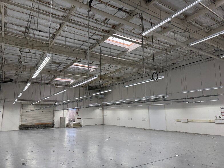 More Photos Of 350-360 Gate Five Rd, Sausalito Research And Development For Lease