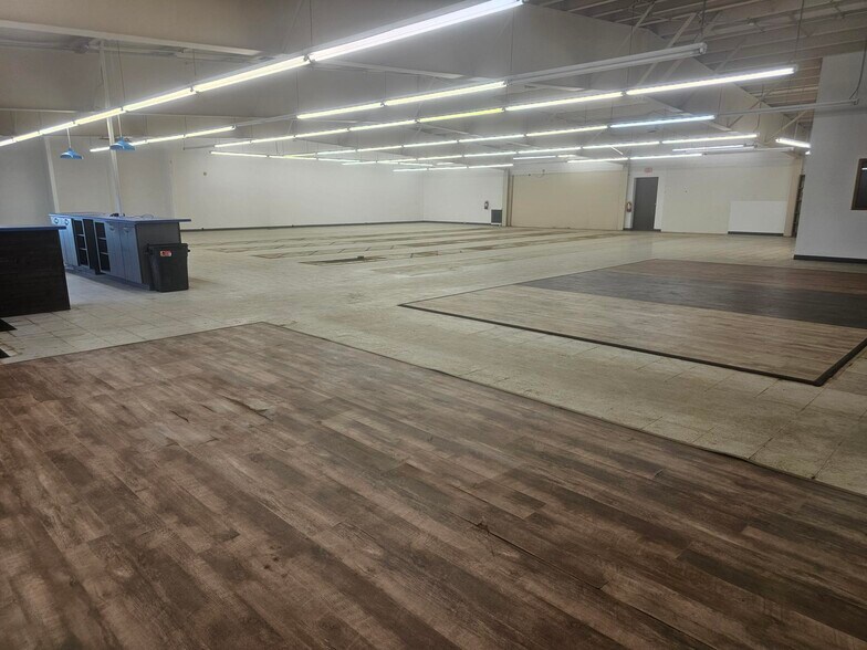 More Photos Of 804 N Union St, Mauston Freestanding For Lease