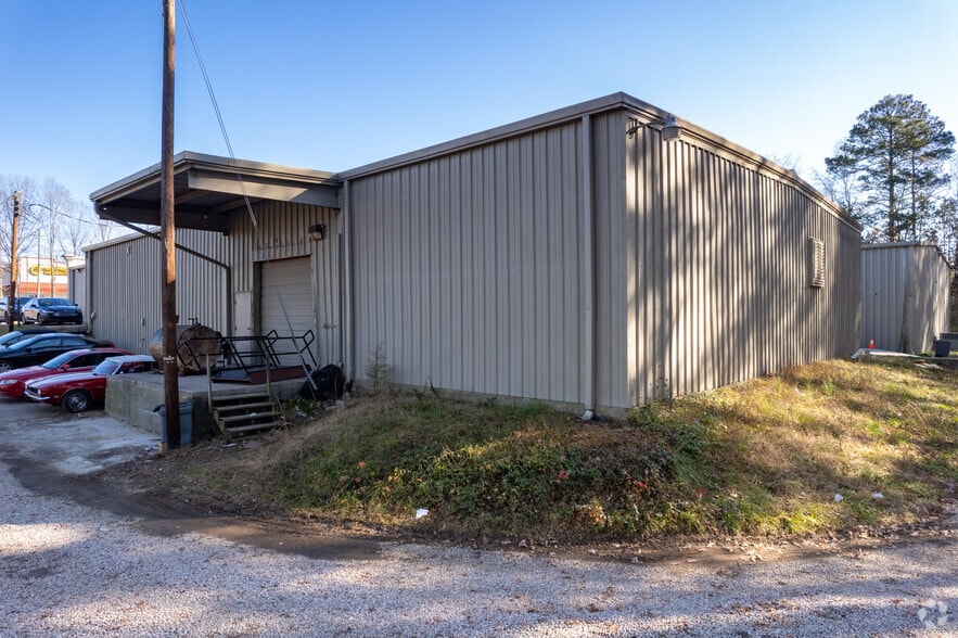 5006 5008 New Bern Ave, Raleigh, NC 27610 Showroom For Sale