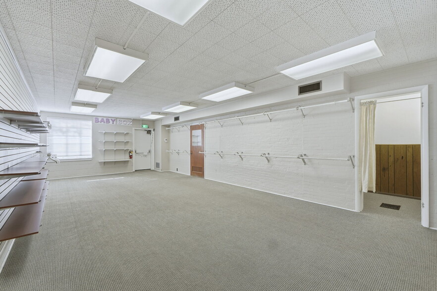 More Photos Of 607 E Charles St, Muncie General Retail For Sale