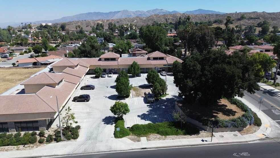 More Photos Of 2888 E Florida Ave, Hemet Storefront Retail Office For Lease