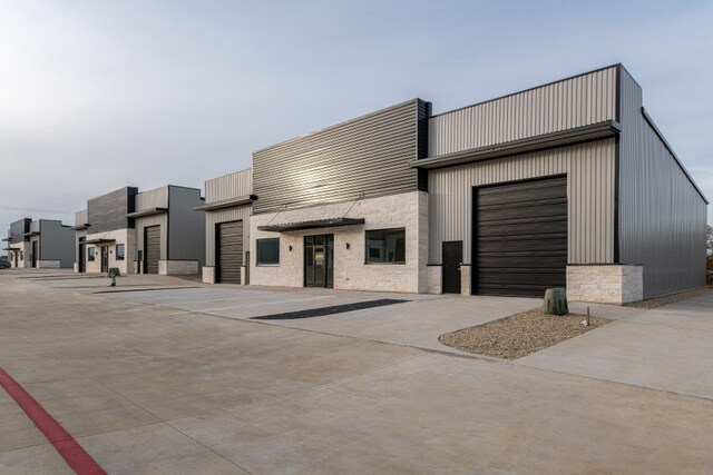 More Photos Of 4620 US 377 Hwy, Aubrey Unknown For Lease