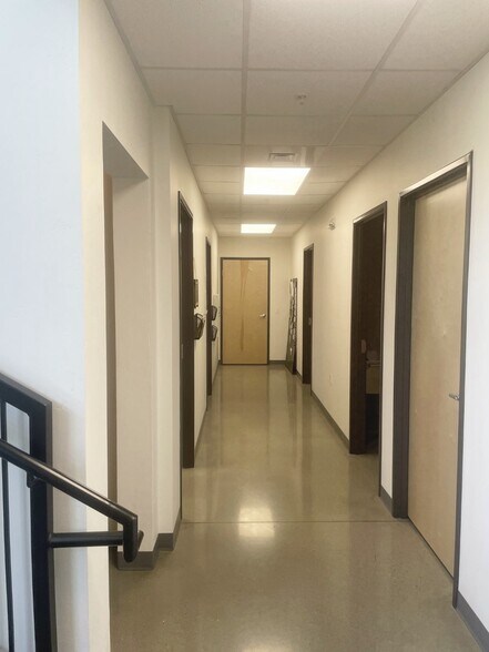 More Photos Of 850 Hawthorne Ave, Ponderay Manufacturing For Lease