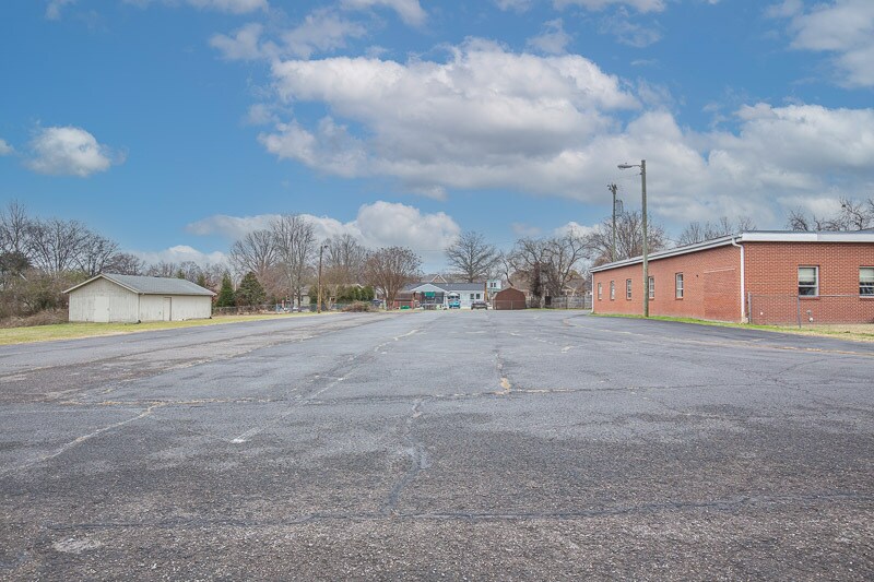 More Photos Of 510 Rosebank Ave, Nashville Schools For Lease