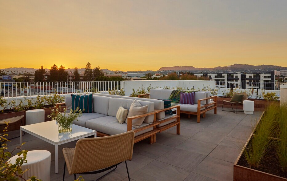 More Photos Of 636 N Juanita Ave, Los Angeles Apartments For Sale