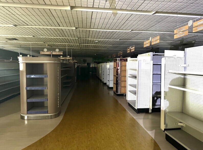 More Photos Of 220 3rd St, Wellsville Drugstore For Sale