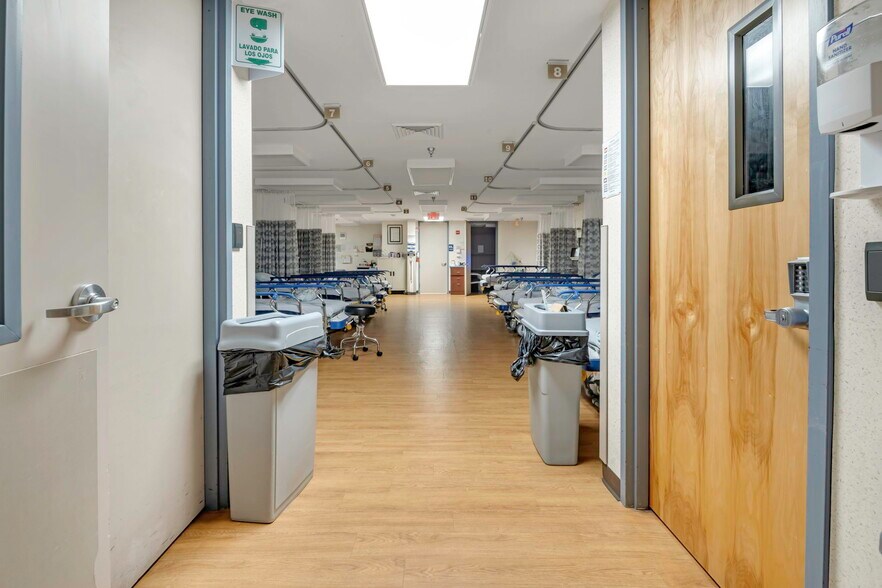More Photos Of 1767 & 1781 Metromedical Dr, Fayetteville Medical For Sale