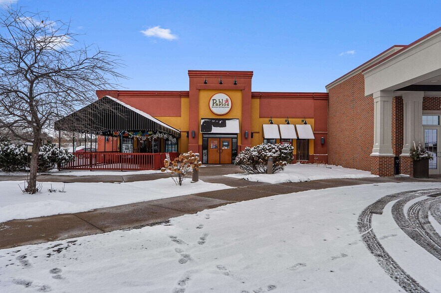 Primary Photo Of 850 Kepler Dr, Green Bay Restaurant For Sale