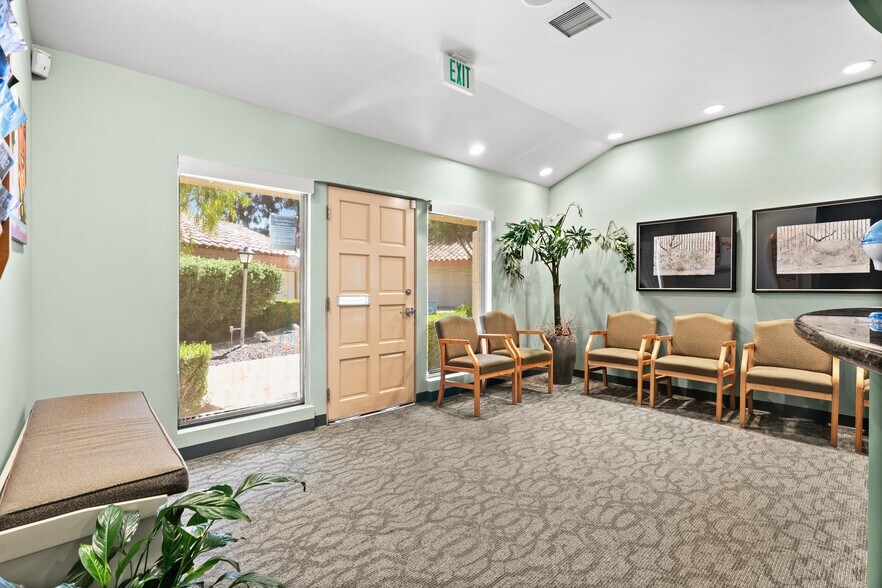 More Photos Of 386-398 Lombard St, Thousand Oaks Medical For Lease