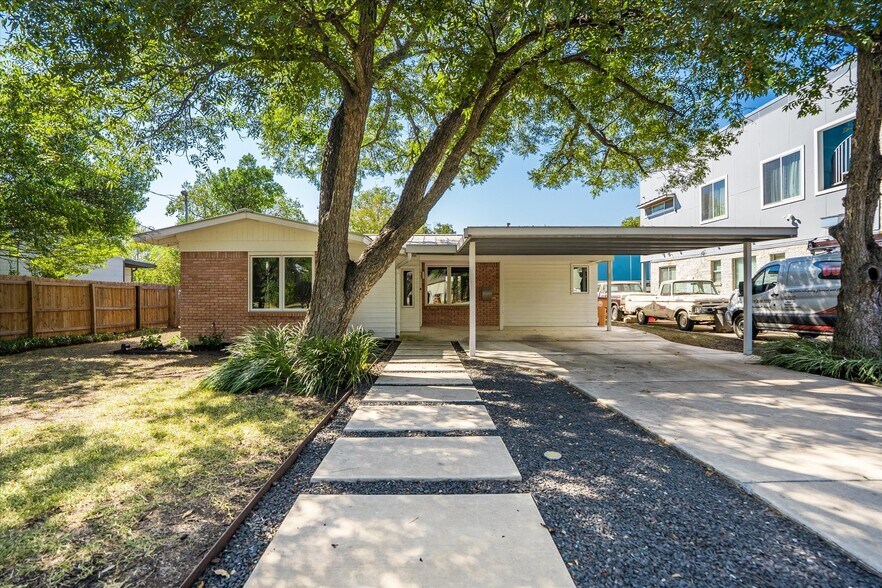 More Photos Of 2117 Shoalmont Dr, Austin Office Residential For Sale