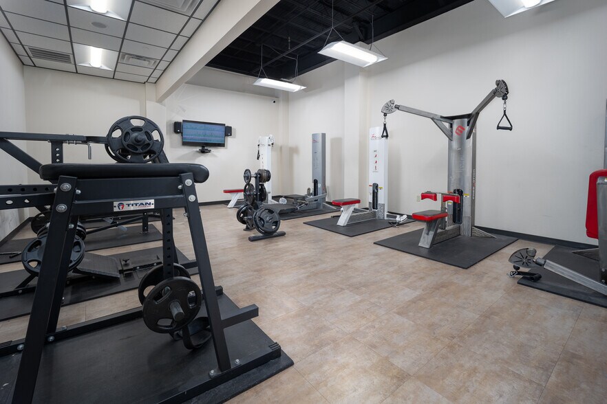 More Photos Of 4200 Carriage Way, Weatherford Medical For Lease