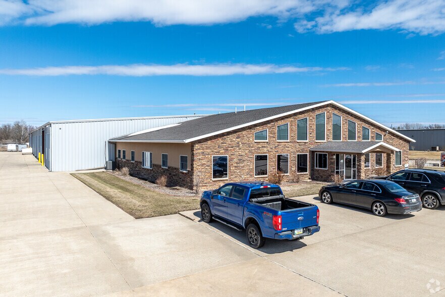 Primary Photo Of 2201 E Oak St, Algona Warehouse For Sale