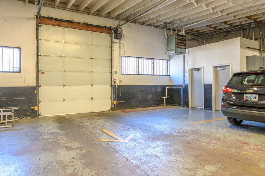More Photos Of 2014 SE 9th Ave, Portland Warehouse For Sale