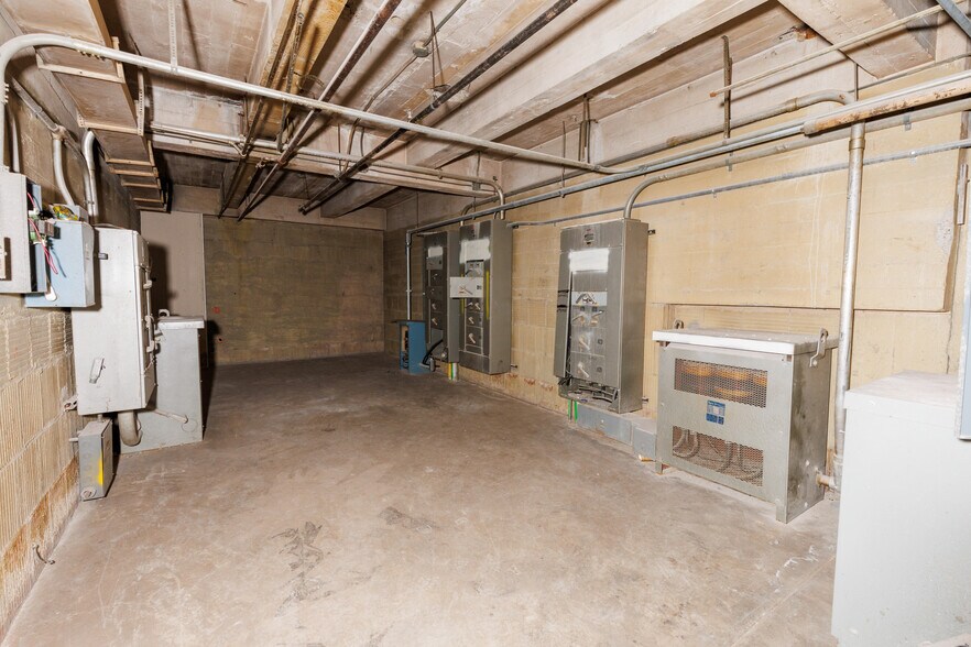 More Photos Of 417 S Hill St, Los Angeles Office For Sale