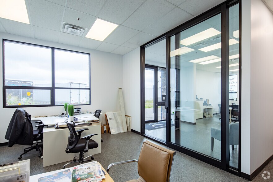 More Photos Of 7720 Kimbel St, Mississauga Warehouse For Lease