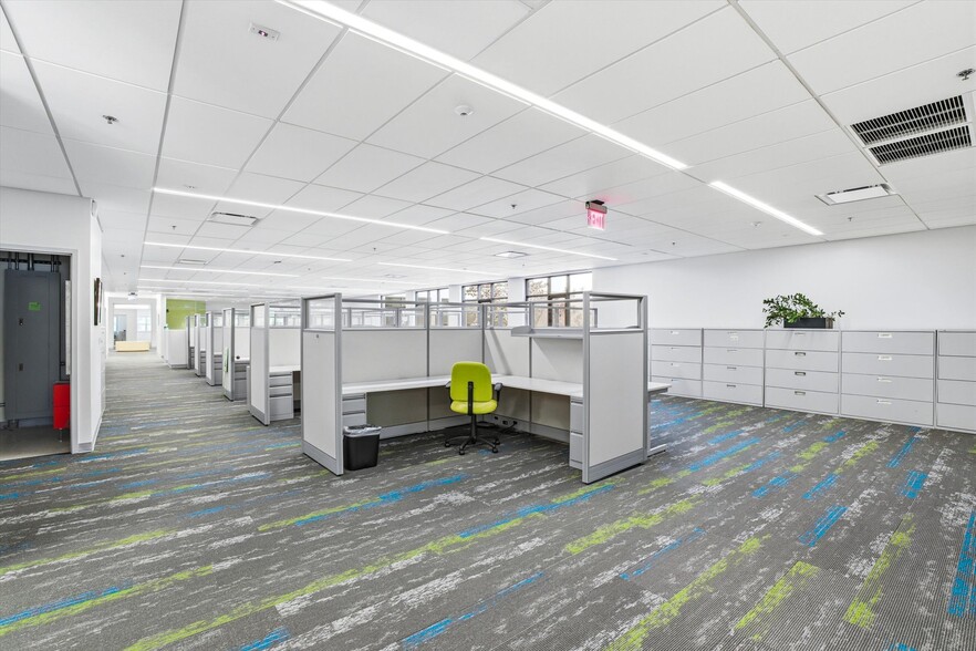 More Photos Of 15 Roszel Rd, West Windsor Office For Sale