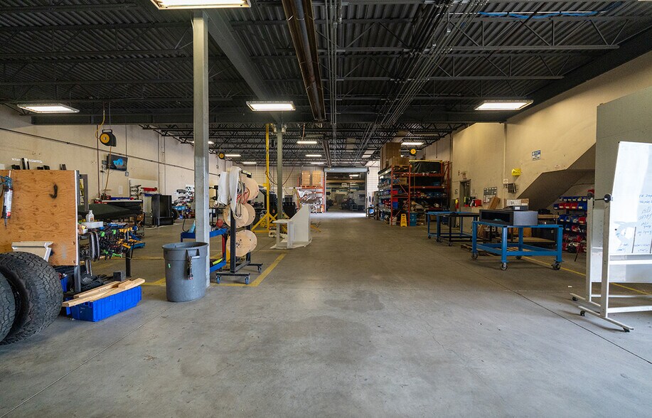 More Photos Of 1395 Whyte Av, Winnipeg Industrial For Lease