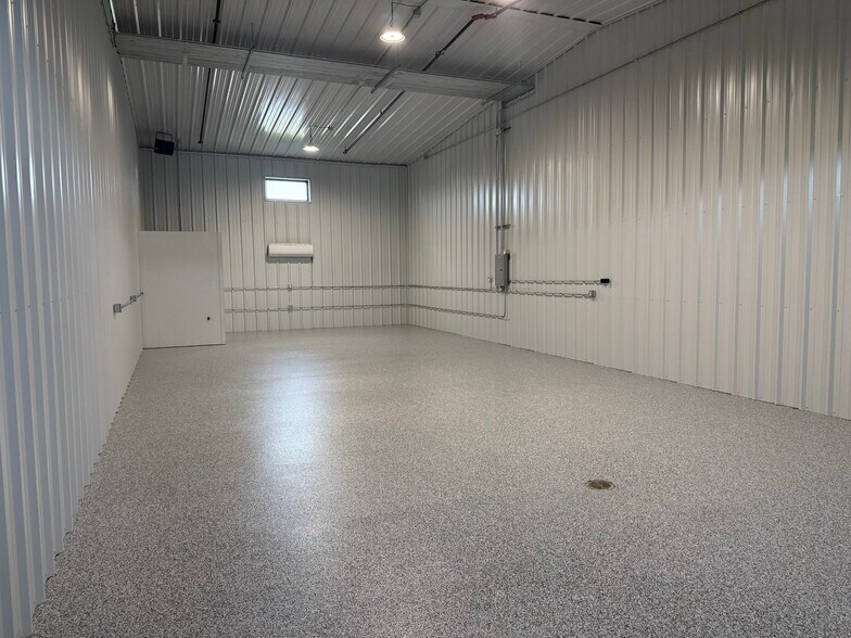 More Photos Of 1575 NW Gettysburg Ln, Waukee Flex For Sale