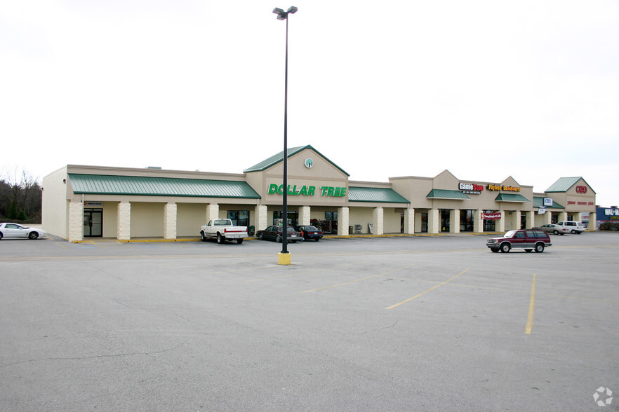 Primary Photo Of 923-928 W Trimble Ave, Berryville General Retail For Sale