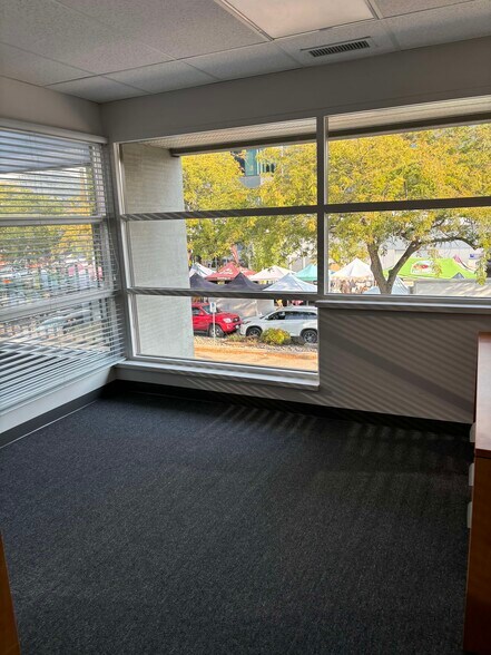 More Photos Of 1715 Dickson Av, Kelowna Office Residential For Lease