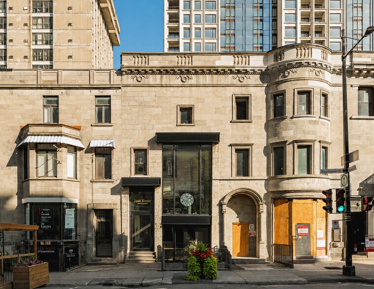 More Photos Of 1494 Rue Sherbrooke O, Montréal Storefront Retail Office For Sale