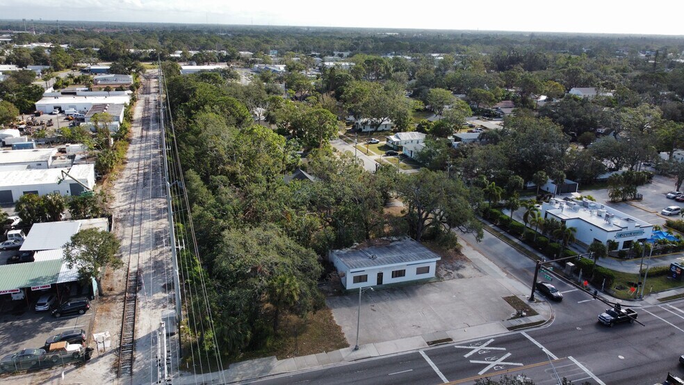 Primary Photo Of 1000 N Washington Blvd, Sarasota Office For Sale